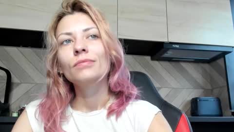 Snapshot of karoline121 chatting on November 29, 2025, 8:39 am karoline121 online show from November 29, 2025, 8:39 am