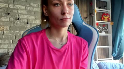 Snapshot of karoline121 chatting on December 16, 2025, 8:52 am karoline121 online show from December 16, 2025, 8:52 am