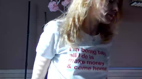 Snapshot of karoline121 chatting on January 17, 2026, 9:14 am karoline121 online show from January 17, 2026, 9:14 am