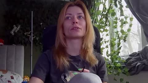 Snapshot of karoline121 chatting on January 19, 2026, 11:14 am karoline121 online show from January 19, 2026, 11:14 am