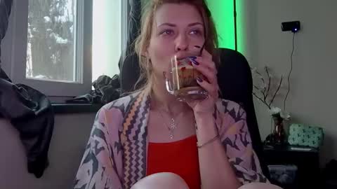 Snapshot of karoline121 chatting on February 3, 2026, 6:22 am karoline121 online show from February 3, 2026, 6:22 am