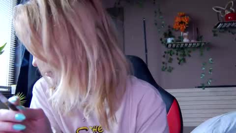 Snapshot of karoline121 chatting on February 8, 2026, 7:01 am karoline121 online show from February 8, 2026, 7:01 am