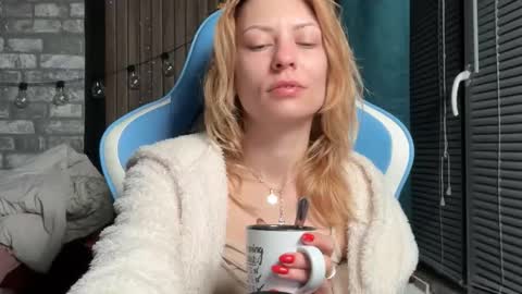 Snapshot of karoline121 chatting on February 15, 2026, 4:53 am karoline121 online show from February 15, 2026, 4:53 am