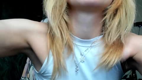 Snapshot of karoline121 chatting on February 16, 2026, 9:11 pm karoline121 online show from February 16, 2026, 9:11 pm