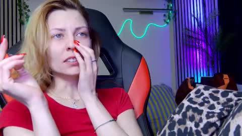 Snapshot of karoline121 chatting on February 17, 2026, 9:21 pm karoline121 online show from February 17, 2026, 9:21 pm