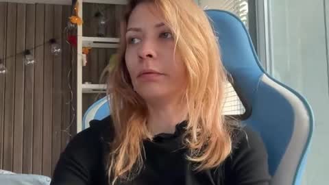 Snapshot of karoline121 chatting on February 20, 2026, 6:48 am karoline121 online show from February 20, 2026, 6:48 am