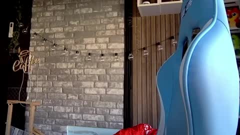 Snapshot of karoline121 chatting on March 4, 2026, 7:36 am karoline121 online show from March 4, 2026, 7:36 am