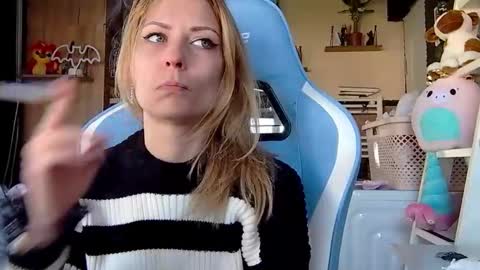 Snapshot of karoline121 chatting on March 9, 2026, 9:02 am karoline121 online show from March 9, 2026, 9:02 am