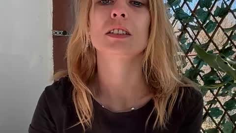 Snapshot of karoline121 chatting on March 10, 2026, 11:15 am karoline121 online show from March 10, 2026, 11:15 am