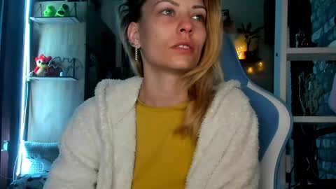 Snapshot of karoline121 chatting on March 18, 2026, 2:37 am karoline121 online show from March 18, 2026, 2:37 am