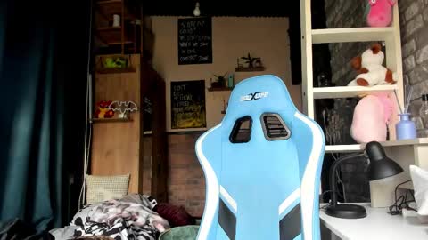 Snapshot of karoline121 chatting on March 18, 2026, 3:04 pm karoline121 online show from March 18, 2026, 3:04 pm