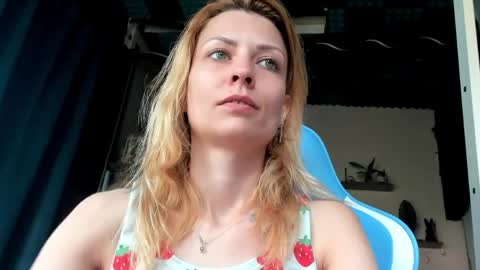 Snapshot of karoline121 chatting on March 27, 2026, 8:26 am karoline121 online show from March 27, 2026, 8:26 am