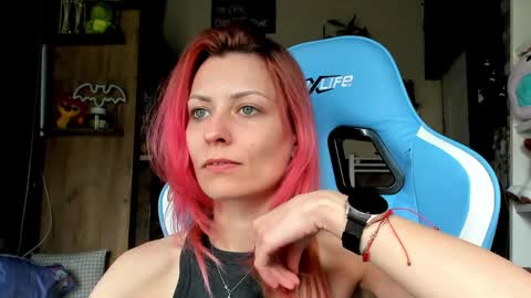 Snapshot of karoline121 chatting on April 1, 2026, 1:52 pm karoline121 online show from April 1, 2026, 1:52 pm