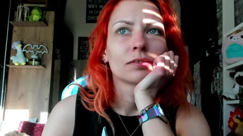 Snapshot of karoline121 chatting on April 8, 2026, 3:23 pm karoline121 online show from April 8, 2026, 3:23 pm