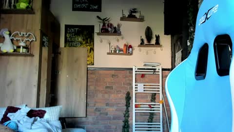 Snapshot of karoline121 chatting on April 9, 2026, 6:19 am karoline121 online show from April 9, 2026, 6:19 am