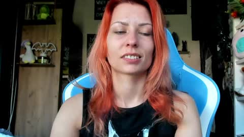 Snapshot of karoline121 chatting on April 15, 2026, 9:16 am karoline121 online show from April 15, 2026, 9:16 am