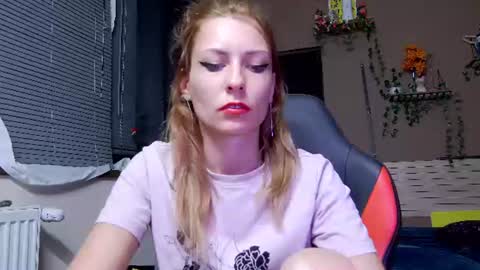 karoline121 online show from July 23, 2026, 6:39 pm