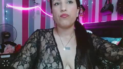 karoline_lovex online show from November 17, 2025, 4:24 pm