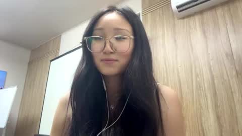 Snapshot of karrenmelbye chatting on July 4, 2026, 12:11 pm Mia online show from July 4, 2026, 12:11 pm