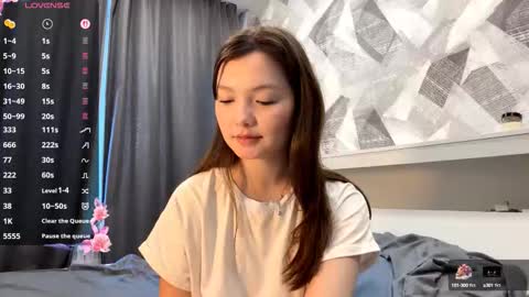 Kira online show from October 12, 2025, 1:21 pm