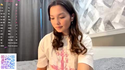 Kira online show from October 21, 2025, 2:07 pm