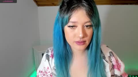 Snapshot of kat_apple chatting on March 12, 2025, 11:33 pm Alicia online show from March 12, 2025, 11:33 pm