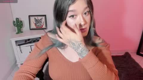 Snapshot of kat_apple chatting on November 6, 2025, 12:22 am Alicia online show from November 6, 2025, 12:22 am