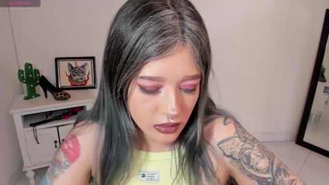 Snapshot of kat_apple chatting on November 13, 2025, 6:29 pm Alicia online show from November 13, 2025, 6:29 pm