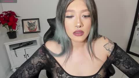 Snapshot of kat_apple chatting on November 18, 2025, 2:50 am Alicia online show from November 18, 2025, 2:50 am