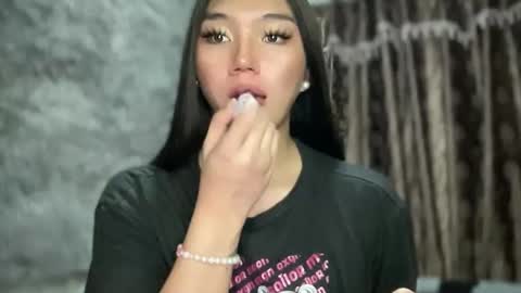 Snapshot of kat_hollandx chatting on February 2, 2025, 2:45 pm Majesty online show from February 2, 2025, 2:45 pm