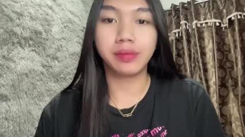 Snapshot of kat_hollandx chatting on February 17, 2025, 12:48 pm Majesty online show from February 17, 2025, 12:48 pm