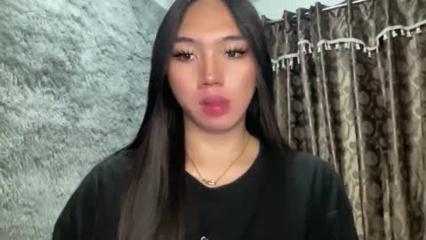 Snapshot of kat_hollandx chatting on February 24, 2025, 12:48 pm Majesty online show from February 24, 2025, 12:48 pm