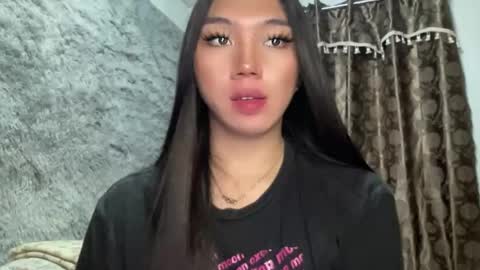 Snapshot of kat_hollandx chatting on February 25, 2025, 5:25 pm Majesty online show from February 25, 2025, 5:25 pm