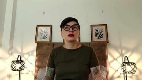 kat paradisse online show from February 19, 2026, 11:39 am