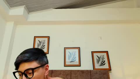 kat paradisse online show from April 26, 2026, 2:48 pm