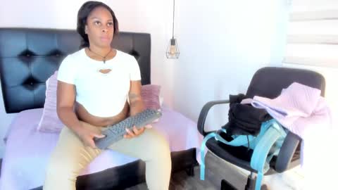 Snapshot of katalella___murillo chatting on May 29, 2026, 12:25 pm katalella online show from May 29, 2026, 12:25 pm