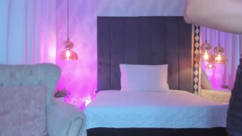 Kat online show from December 18, 2024, 11:56 am