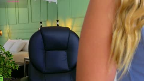 Snapshot of kataliina_18 chatting on March 4, 2026, 11:49 am Kat online show from March 4, 2026, 11:49 am