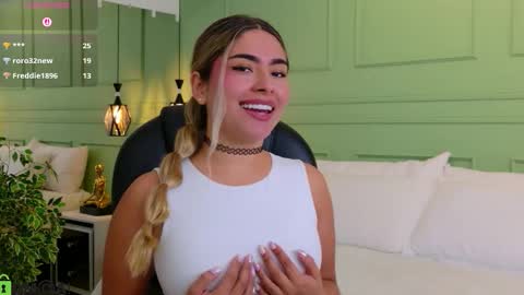 Snapshot of kataliina_18 chatting on March 6, 2026, 12:01 pm Kat online show from March 6, 2026, 12:01 pm