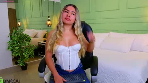 Snapshot of kataliina_18 chatting on April 16, 2026, 11:55 am Kat online show from April 16, 2026, 11:55 am