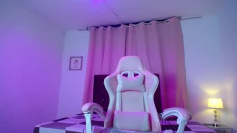 Snapshot of katalina_miles chatting on December 3, 2024, 7:32 am Katalina Miles online show from December 3, 2024, 7:32 am