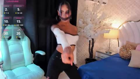 Kata Millants online show from November 1, 2025, 3:08 am