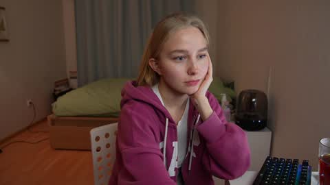 Snapshot of katcontrol chatting on December 21, 2024, 2:47 pm katcontrol online show from December 21, 2024, 2:47 pm