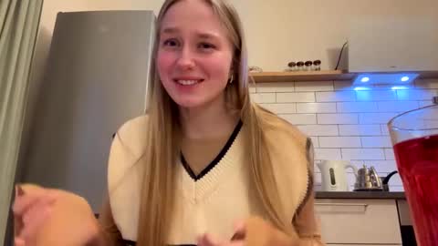 Snapshot of katcontrol chatting on December 26, 2024, 11:54 am katcontrol online show from December 26, 2024, 11:54 am