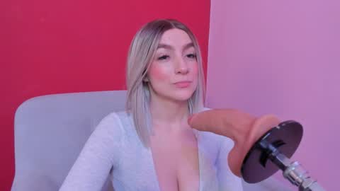 Kate  online show from December 22, 2025, 11:40 am