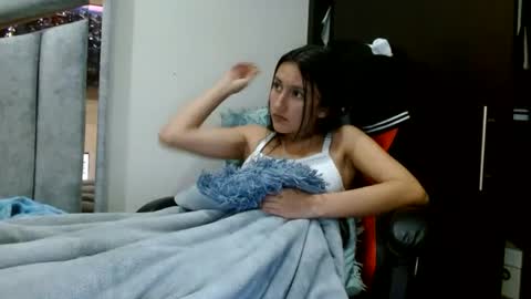 Snapshot of kate_davies chatting on June 14, 2026, 12:30 am kate online show from June 14, 2026, 12:30 am
