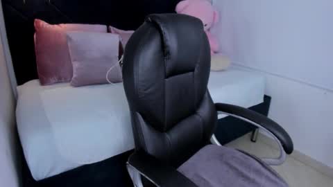 kate lua online show from February 25, 2026, 12:04 pm