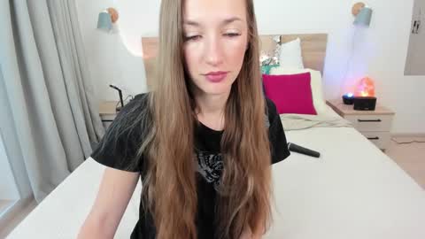 Snapshot of kate_redgar chatting on February 6, 2026, 11:57 am kate_redgar online show from February 6, 2026, 11:57 am