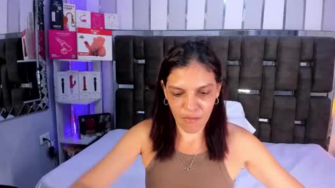 Snapshot of kate_roose chatting on June 3, 2026, 8:47 pm kate_roose online show from June 3, 2026, 8:47 pm