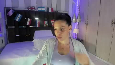 Snapshot of kate_roose chatting on June 17, 2026, 4:15 am kate_roose online show from June 17, 2026, 4:15 am